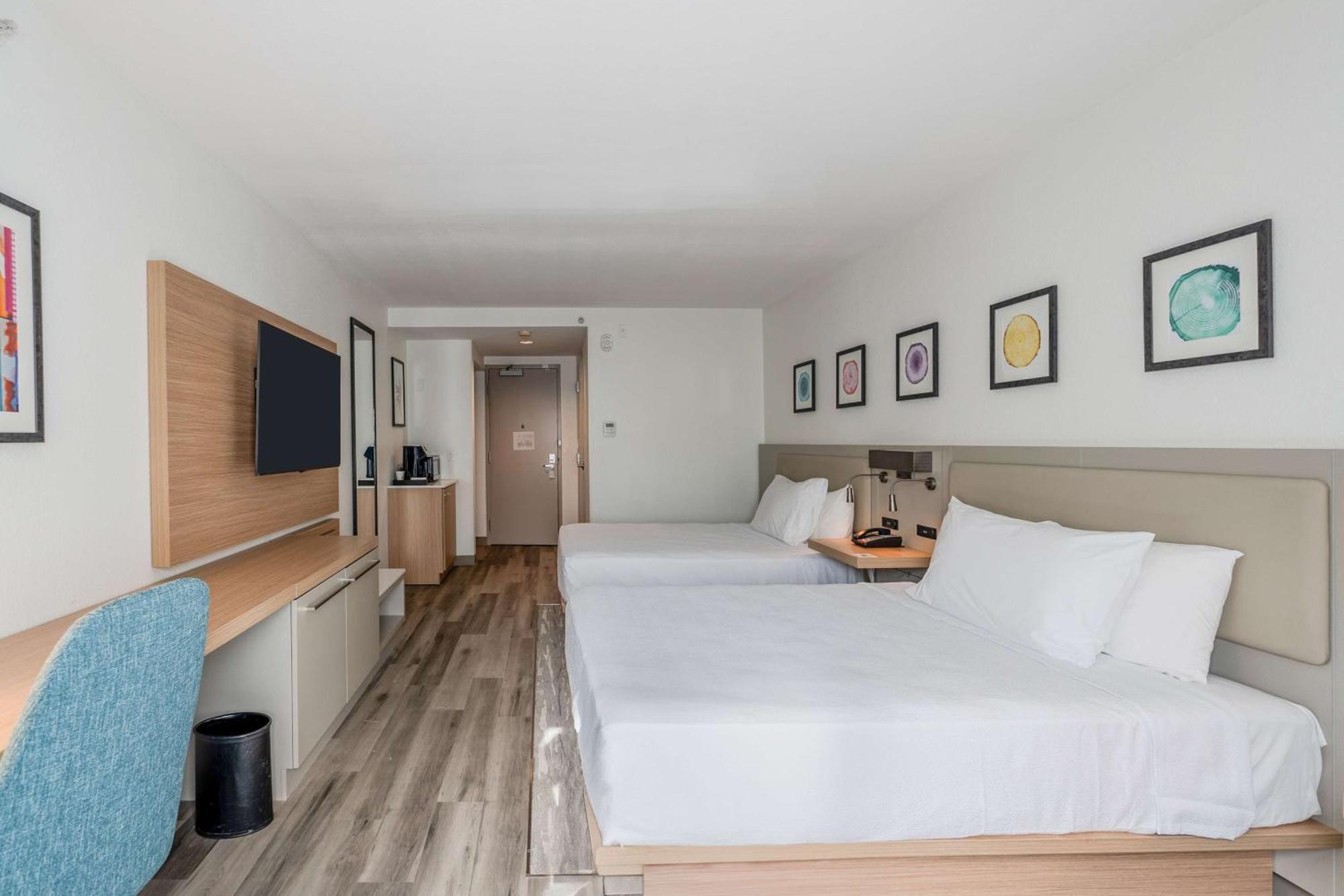 Hilton Garden Inn Ft. Lauderdale Airport-Cruise Port Dania Beach Exterior photo