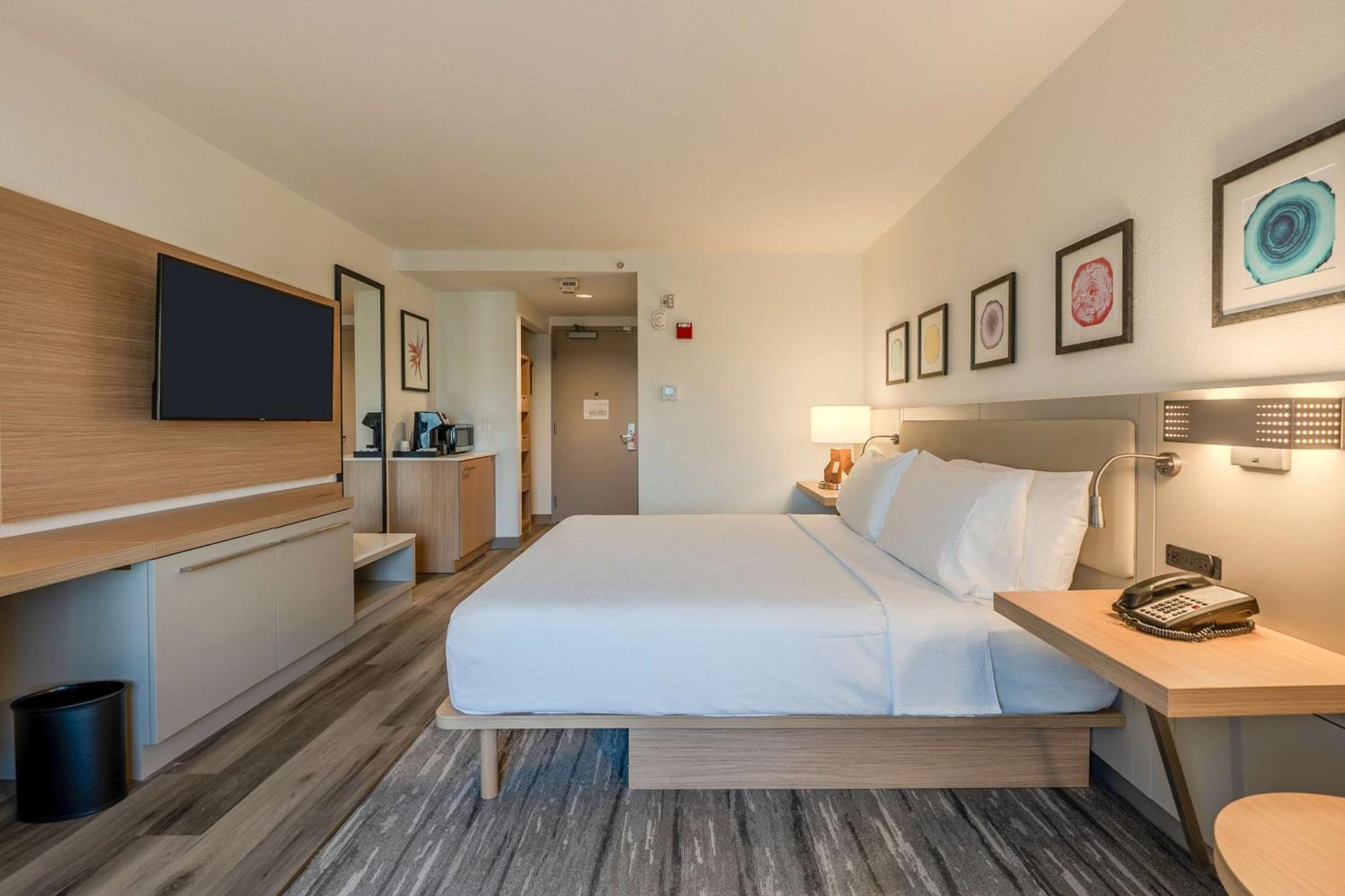 Hilton Garden Inn Ft. Lauderdale Airport-Cruise Port Dania Beach Exterior photo