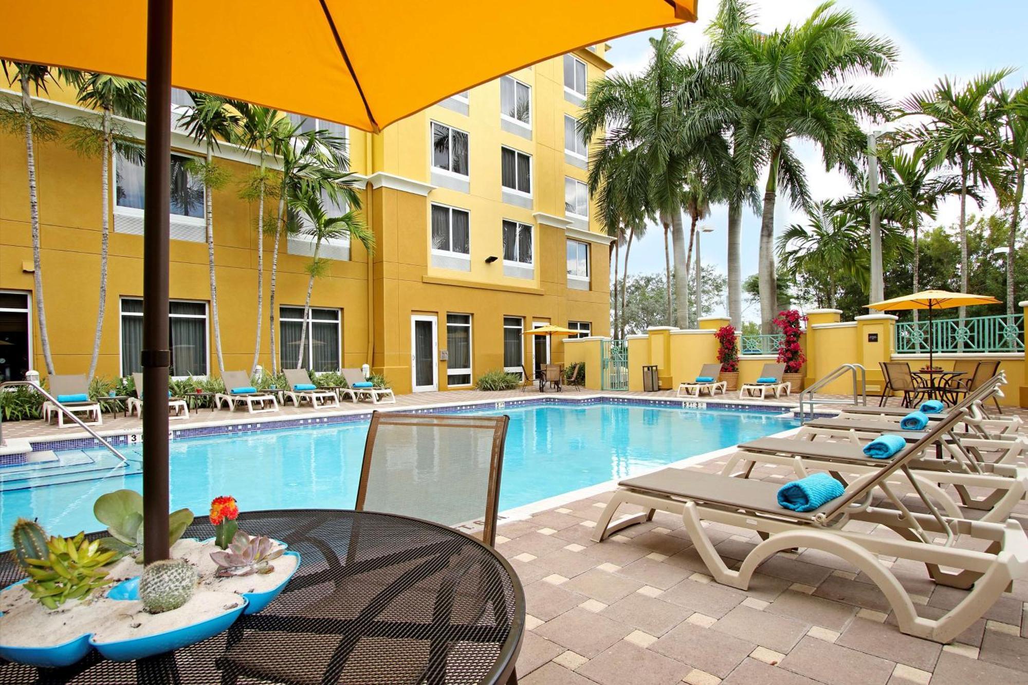 Hilton Garden Inn Ft. Lauderdale Airport-Cruise Port Dania Beach Exterior photo