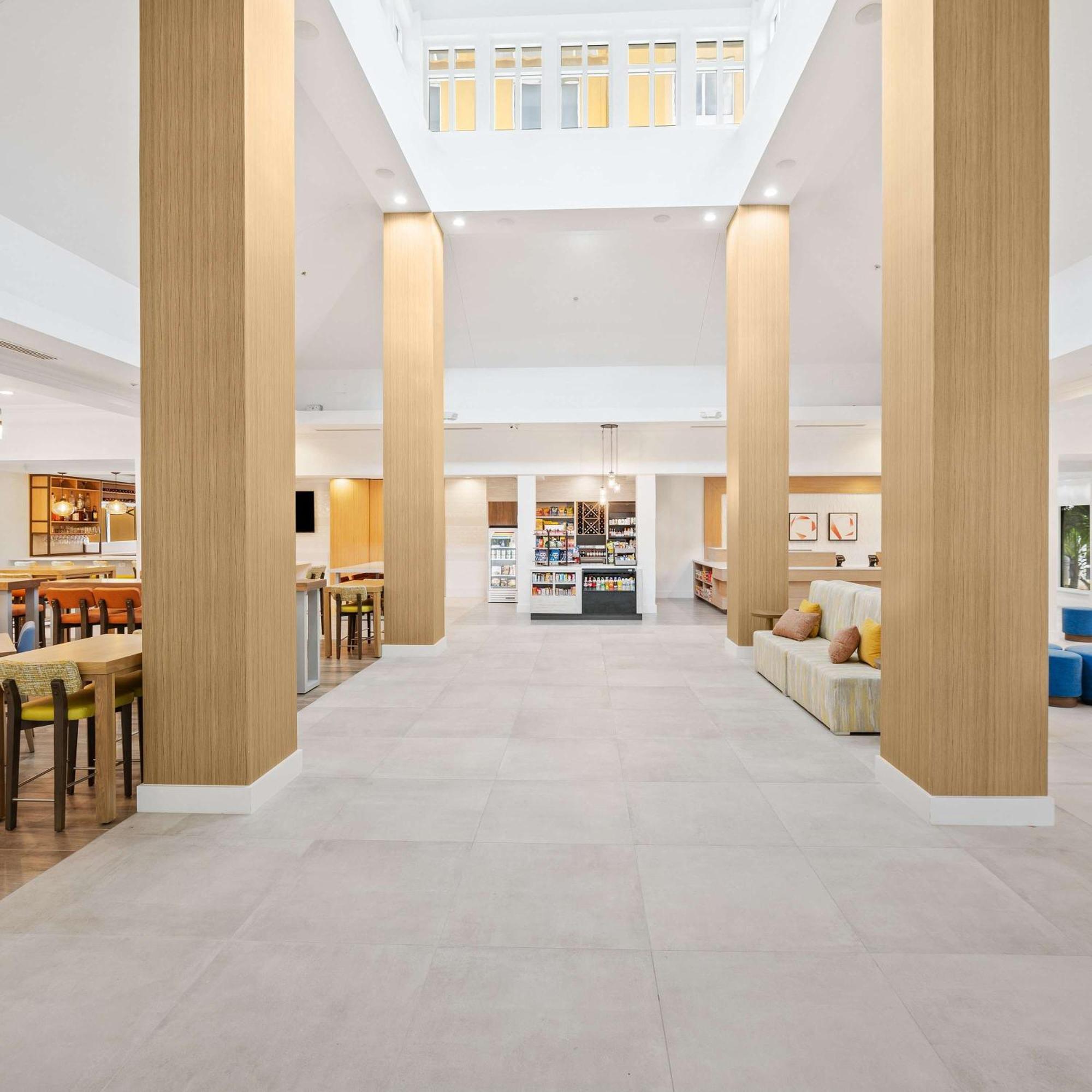 Hilton Garden Inn Ft. Lauderdale Airport-Cruise Port Dania Beach Exterior photo